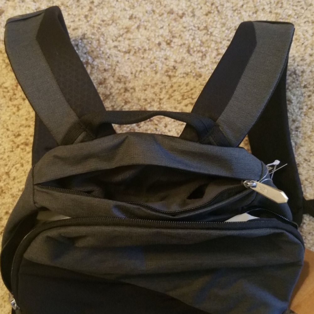 The North Face Black & Grey Backpack - Picture 6 of 8